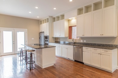 742 S Oakley Blvd, Chicago, IL 60612 - photo 6