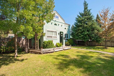 708 SW Burgess St, Grants Pass, OR 97526 - photo 3