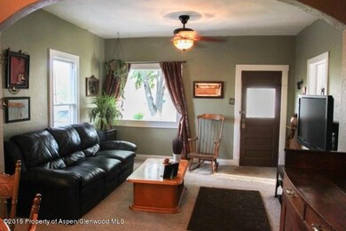 Living Room_640x427