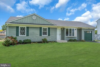 811 Apple Ct, Toms River, NJ 08753 - photo 2