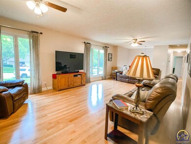 4837 SW 33rd Terrace, Topeka, KS 66614 - photo 5