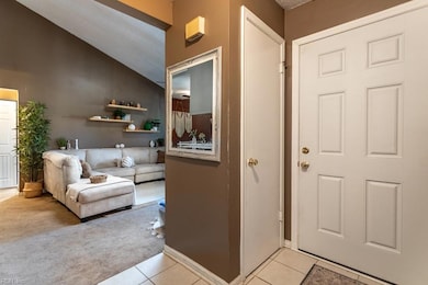 564 Candle Ln unit 302, Newport News, VA 23608 - photo 6