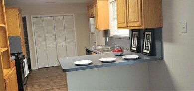 812 W Baldridge St, Ennis, TX 75119 - photo 6