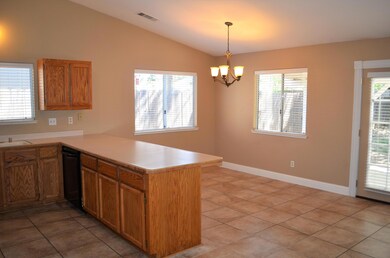 Kitchen/Dining area
