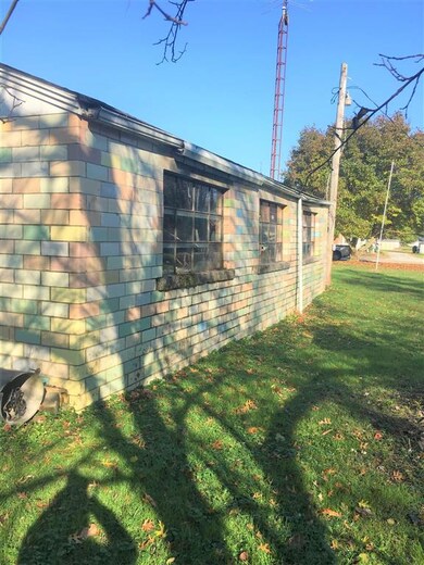 172 J St SW, Linton, IN 47441 - photo 7