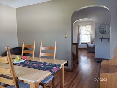 Spacious Dining Room