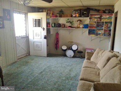 519 Chestnut St, Shoemakersville, PA 19555 - photo 5