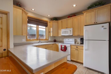 205 Bella Vista Ct #112_KitchenA