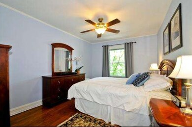 2051 W Ainslie St unit 2W, Chicago, IL 60625 - photo 6