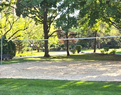 1117 S Old Wilke Rd unit 206, Arlington Heights, IL 60005 - photo 5