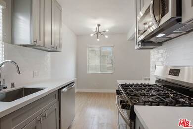 4808 Saturn St unit 3, Los Angeles, CA 90019 - photo 4