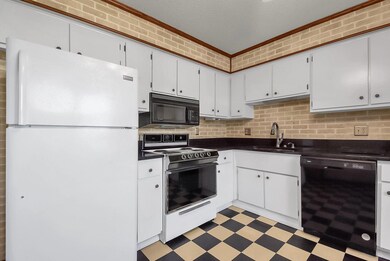 8-web-or-mls-533-woodingham-pl