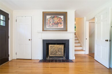 27 Winthrop Dr, Barrington, RI 02806 - photo 3