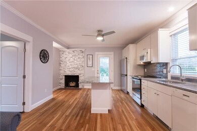 72 Thames St unit 2, Bristol, RI 02809 - photo 2