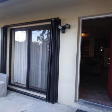 4296 Woodstock Dr unit A, West Palm Beach, FL 33409 - photo 3