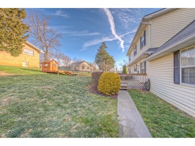 2205 Ridgefield Dr, Johnson City, TN 37601 - photo 3