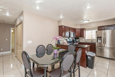 Dining/Kitchen