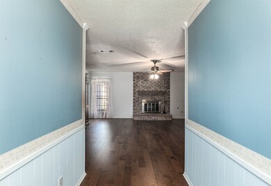10 Fulton Dr W, Alvin, TX 77511 - photo 6