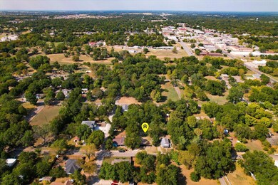 216 S 3rd St, Bonham, TX 75418 - photo 3