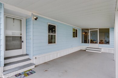 636 Amaryllis Dr, Sebastian, FL 32976 - photo 4