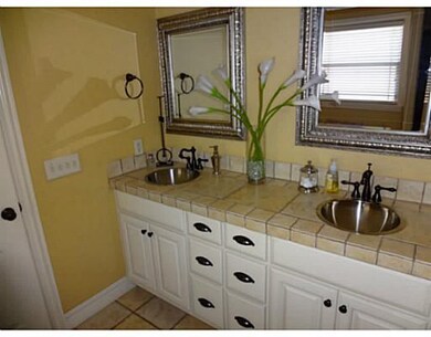 Master Bath/Spa.