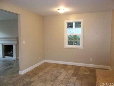KITCHEN EATING AREA 