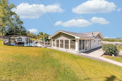 203 Foothills Ln, Morgantown, WV 26508 - photo 4