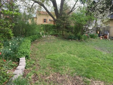 307 S Elm St, Three Oaks, MI 49128 - photo 4