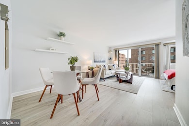 Potomac Plaza Terraces unit 612, Washington, DC 20037 - photo 4