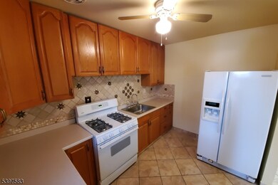1124-1B Valley Rd unit 1B, Wayne Twp., NJ 07470 - photo 6