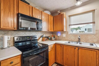 1776 Village Ridge Ln unit 34, Columbus, OH 43219 - photo 2