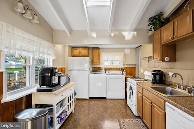 218 County Ave, Maple Shade, NJ 08052 - photo 5