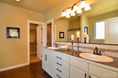 4820 SW Volcano View Way, Redmond, OR 97756 - photo 6