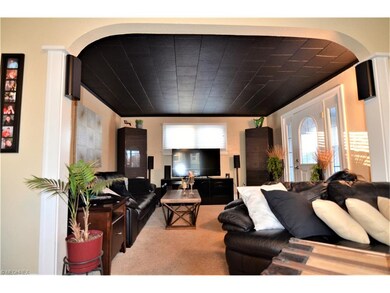 1st floor living room nicely decorated, great fron