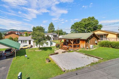 3310 Winston St, Pigeon Forge, TN 37863 - photo 2