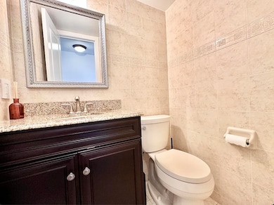 481 Father Capodanno Blvd unit N, Staten Island, NY 10305 - photo 3