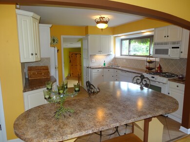 1801 Dexter Ln, Des Plaines, IL 60018 - photo 3