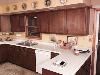 13915 S Rea Ave, Three Oaks, MI 49128 - photo 3