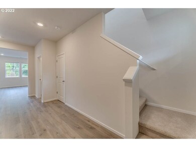 2894 V St, Springfield, OR 97477 - photo 3