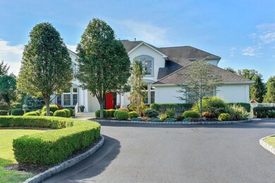 CIRCULAR DRIVEWAY
