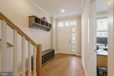 13352 Sherwood Park Ln, Herndon, VA 20171 - photo 4