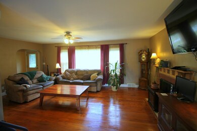 Living room 3