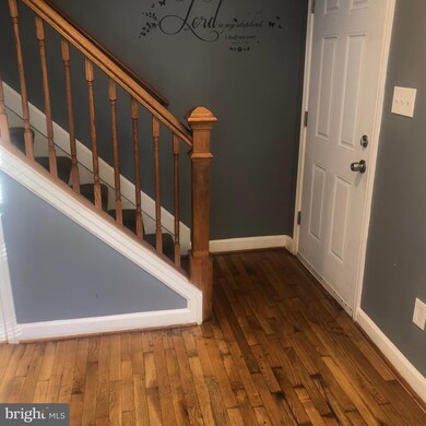 6860 Hawthorne St, Hyattsville, MD 20785 - photo 4