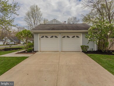 13011 Maple View Ln, Fairfax, VA 22033 - photo 4