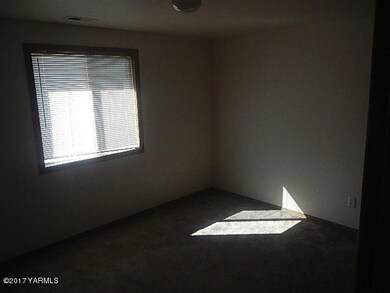 Bedroom (2)