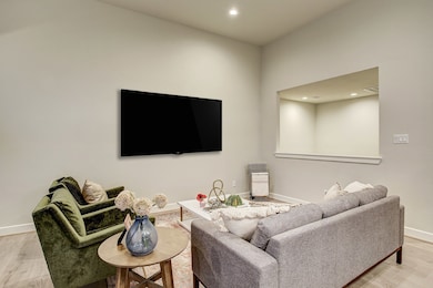 146 Knights Bridge Park Ln, Houston, TX 77018 - photo 7