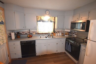 60 Algonquin St, Buzzards Bay, MA 02532 - photo 6