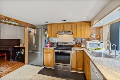 105 Townsend Rd unit B, Shirley, MA 01464 - photo 3