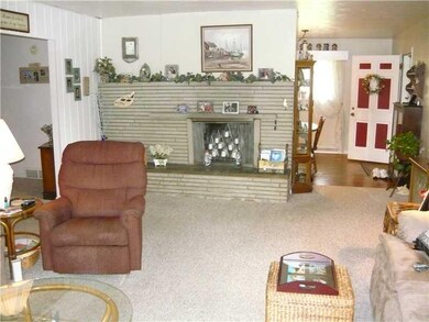 Living Room. VERY LARGE, BRIGHT AND COZY.