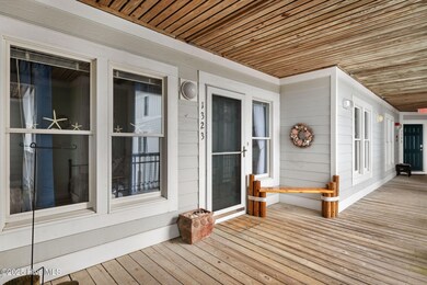 6-web-or-mls-1323-Ballast-Point-Patio